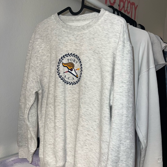 Crewneck - Picture 1 of 3